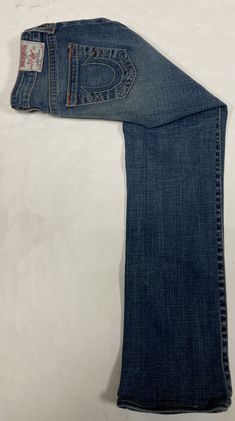 Beautiful pair of women’s True Religion World Tour jeans. Made in the USA. Please see photos. Very nice jeans. Waist 28” Actual measurements taken across on flat surface: Waist 14” measurement taken at highest point of waist band Inseam 31” Leg opening 7” rise 7 1/2” 99% cotton 1% spandex INV 1362 True Religion Purse, Black True Religion Jeans, True Religion Jacket, True Religion Shirts Women, Nice Jeans, Jeans True Religion Woman, Best Jeans, True Religion, Waist Band