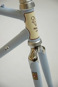 a close up of a bike handlebar on a white background with the words yes written on it