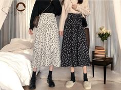 Step into effortless elegance with our A-Line Pleated Print Skirt, featuring a stunning floral pattern that enhances the skirt's flowing midi frame. The pleated design creates beautiful movement, while the A-line cut flatters all body types. This versatile skirt is perfect for a range of occasions, from casual outings to more formal events. ✨ Features: The long drawstring elastic waist provides an adjustable and comfortable fit, allowing you to customize the waistline to your preference. With its blend of comfort and style, this floral midi skirt is a must-have addition to your wardrobe. Comfortable, breathable fabric ideal for everyday use. 🎉 Ideal for: Parties, casual events, or special occasions! 💖 Make a statement our A-Line Pleated Print Skirt today! 💖 Size Notice: 📏 The size char Printed Pleated Skirt, Floral Midi Skirt, Skirt Long, Effortless Elegance, Print Skirt, Printed Skirts, Long Skirt, Formal Event, Body Types