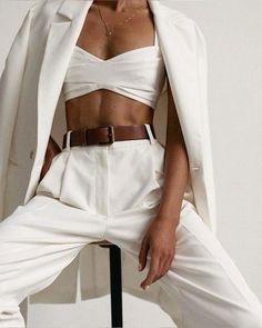 White Clothes, Foto Poses, Mode Inspo, Looks Chic, Fashion Tips For Women, Inspiration Mode, Mode Inspiration, Summer Look, White Pants