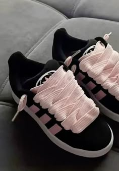 Pink And Black Campus 00, Trendy Black Shoes, Black And Pink Shoes, Best Shoes For Women, Estilo Vans, Stile Hijab, Adidas Campus 00s, Minako Aino