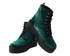 Green Velvet 7-Eye Viva Mondo Boot Buttercup Aesthetic, Dark Forest Fairy, Back To The 2000s, Buttercup Powerpuff Girl, Buttercup Powerpuff, Boots For Women Fashion, Witchy Wedding, Colored Outfits, Creeper Boots