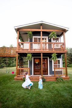 This Dad Built A Two-Story Playhouse For His Daughters And My Heart Can't Take It Two Story Playhouse, Design Casa Piccola, Build A Playhouse, Cubby House, Playhouse Outdoor, Backyard Playground, Backyard For Kids