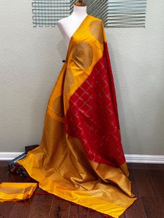 ❥ Mangalagiri silk saree (Comes with unstitched blouse piece) ❥ Dry Wash Only ;  ❀❀ Return / Exchange Policy :  ※ No Return/ No Exchange / No Cancellation! ※We need proof of video while package is opening for considering any case of missing or damaged products ;  ※ We can not accept any returns , if video at the time of package opening is not provided by the client . ღ ღ Please be courteous and don't ask for negotiation on prices ! We define prices based on material & efforts involved to deliver Pre-draped Katan Silk Saree For Navratri, Anarkali Style Paithani Silk Saree For Festivals, Bollywood Style Handloom Saree For Navratri, Handloom Saree Blouse Piece For Festivals, Festival Paithani Silk Saree With Traditional Drape, Paithani Silk Saree With Traditional Drape For Festivals, Paithani Silk Saree For Festivals, Navratri Handloom Dola Silk Saree, Paithani Silk Saree With Unstitched Blouse