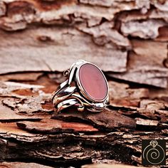 Men's Agate statement ring which will give you a head turning presence. This unique, vintage style, engraved ring has an exquisite design for the polished, refined, and distinguished man. Perfect for casual and formal events, it will make your friends envious as you walk into the room full of confidence and pride and command attention. Looking for a unique, one of a kind GIFT FOR HIM, groomsman gift, father's day gift, teacher day gift? Look no further. This cool gemstone ring is the right answe Agate Gemstone Signet Ring For Anniversary, Vintage Agate Rings For Anniversary, Wedding Agate Rings With Polished Finish, Anniversary Agate Signet Ring With Polished Finish, Anniversary Agate Rings With Polished Finish, Elegant Agate Rings For Collectors, Vintage Agate Gemstone Rings, Engraved Agate Rings, Vintage Oval Agate Ring