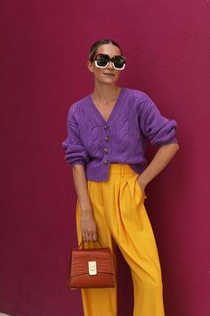 Color Outfits, Yellow Pants, Moda Chic, Purple Outfits, Pullover Outfit, Colour Blocking