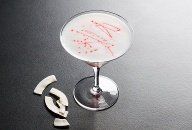 Ghost Cocktail, Creative Alcoholic Drinks, Chocolate Vodka, Desserts In A Glass, Liquor Recipes, Easy Drink Recipes, White Ghost