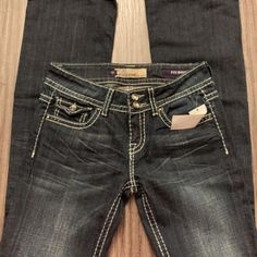 New With Tags Vigoss Jeans Size 3/4 (27) Retail $99 Cute Fits With Black Jeans, 2000s Jeans, Black Flared Jeans, Country Jeans, Mcbling Fashion, Flare Jeans Outfit, Black Flare Jeans, Bling Jeans, 2000s Clothes