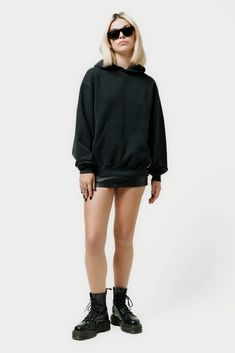 OVERSIZED FIT HOODIE CRAFTED FROM A SUPER SOFT, PRE-SHRUNK HEAVY WEIGHT JERSEY COTTON, FOR THE ULTIMATE JERSEY. FEATURES RIBBED HEM & CUFFS. Heavyweight Long Sleeve Hoodie For Fall, Heavyweight Hooded Hoodie For Fall, Wallet Chains, The Stooges, Ring Bracelet Chain, Shorts Sweatpants, Vintage Jerseys, Oversized Hoodie, Workout Hoodie