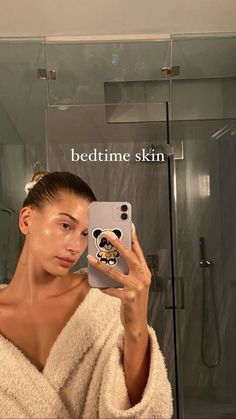 Vogue Beauty, Healthy Girl, Glowy Skin, Hailey Baldwin, Gwyneth Paltrow, Night Routine, Hailey Bieber, Beauty Secrets, Clear Skin