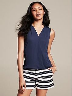 Draped Faux-Wrap Top Work Suits, Top Banana, Modern Outfits, Wrap Top, Shoe Style, Dress Shirts, Tank Top Fashion, Peplum Top, Banana Republic