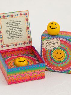 Lucky Charm|Smiley-view 1 Small Gifts For Coworkers, Envelope Lettering, Scratch Art, Just Be Happy, Love And Happiness, Happy Today, Luck Charms, Natural Life, Sweet Gifts