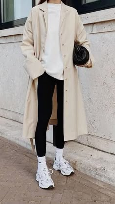 Nike Socks Outfit, New Balance 530 Outfit, Outfit Minimalista, Minimal Style Outfits, Minimal Stil, Trainers Outfit, Socks Outfit, Makeup Korean