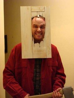 10 Quick and Easy Last Minute Halloween Costume Ideas Diy Adult Halloween Costumes, Punny Costumes, Cheap Halloween Diy, Creepy Costumes, Dollar Store Halloween, Men Halloween