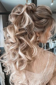 Wedding Hair Trends, Bridal Hair Veil, Bridal Hairdo, Bridal Hair Inspiration, Wedding Hairstyles Bride, Glamorous Hair