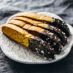 a plate that has some kind of cake on it