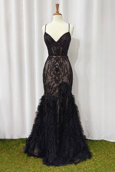 Andrea & Leo A1299 V-neckline fitted embellished evening gown with a tulle layered hem. Long Lace Black Dress, Debs Dresses, Andrea And Leo, Black Mermaid Dress, Bead Applique, Train Fabric, Beaded Embellishments, Prom Inspo, Corset Boning