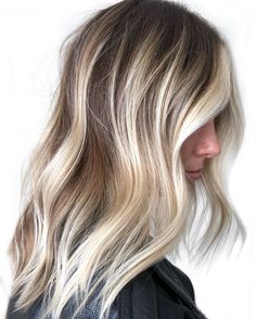 Balayage Lob, Blonde Balayage Hair, Platinum Blonde Balayage, Balayage Hair Color Ideas, Balayage Hair Color, Blonde Balayage Highlights, Blonde Tips, Ash Blonde Balayage, Soft Blonde