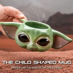 An officially licensed The Mandalorian, 3D Grogu "The Child" shaped mug supplied in a printed gift box, making it the perfect gift for fans and collectors. Read more... Star Wars Logos, Yantai, Star Wars R2d2, 3d Star, Cuppa Tea, Star Wars Yoda, Bar Set Up, Star Wars Jedi, Serving Drinks