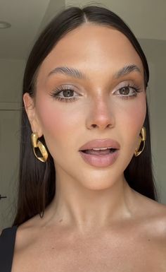 Makeup For Cool Toned Skin, Youthful Makeup Look, Soft Natural Glam Makeup, Best Face Makeup, Bronze Makeup Look, Brunette Makeup, Cool Makeup Looks