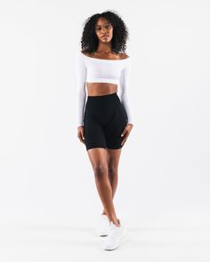 HIGHLIGHTS Seamless knit. Long sleeve. Ribbed band. Core wordmark logo. FIT SUGGESTION. This item runs true to Alphalete’s standard seamless fit.. If you are between sizes, we recommend sizing up.. Le'Neisha is 5’8”/172.7cm, wearing a size XS with a 31”/78.7cm bust.. MATERIALS AND WASHING DIRECTIONS. 51% Polyamide, 38% Polyester, 11% Elastane. We recommend washing inside-out on a cold setting. Hang to dry The Halley long sleeve top features an off-the-shoulder, cropped silhouette, which is perfe Spring Long Sleeve Seamless Activewear, Elastane Workout Tops Short Length, High Stretch Short Length Athleisure Tops, Sporty Stretch Top With Short Length, Basic Stretch Tops Short Length, Sporty Stretch Short Length Tops, Sporty Stretch Short-length Tops, Seamless Stretch Top With Short Length, Casual Seamless Compression Crop Top