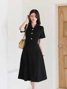 Korean Dress Casual, Korean Fashion Dress Elegant, Japan Outfit Ideas, Korean Style Wedding, Korean Outfits Men, Aesthetic Korean Fashion, Style Wedding Guest, Skirt Outfits Korean, Japanese Minimalist Fashion