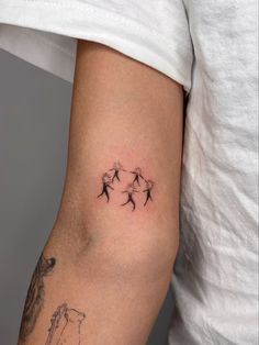 Dancing Stars Tattoo, Dancing Tattoos, Fearless Tattoo, Tatuaje Studio Ghibli, Indie Tattoo, Studio Ghibli Tattoo, Ghibli Tattoo, Tattoo Aftercare, Minimalist Tattoos