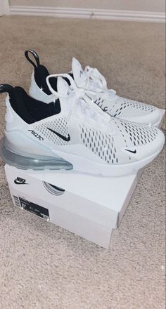 Airmax 270 Nike, Preppy Shoes Nike 270, Nike Air Max 270 Women Outfit Ideas, Nike Sneakers Preppy, 270s Nike Shoes, White 270 Nike Outfits, Nike Shoes 270 Women, Sport Sneakers Nike, 270 Nike Shoes Outfit