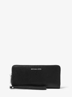 Black Michael Kors Continental wallet Fun Wallets, Travel Wallet, Black Wallet, Michael Kors Wallet, Wallet Fashion, Purses Michael Kors, Leather Wristlet, Handbags Michael Kors, Quilted Leather