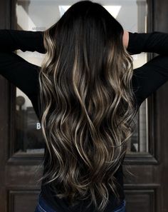 Warm Balayage, Black Hair Balayage, Brunette Hair With Highlights, Dark Hair With Highlights, Long Hair Color, Brown Hair Balayage, Balayage Brunette, Brown Blonde Hair