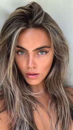 Blonde And Brown Hair, Brown Hair Inspo, Brunette Hair With Highlights, Brown Hair With Blonde Highlights, Brown Hair Balayage, Dark Blonde Hair, Blonde Hair Inspiration, Blonde Hair Looks, Brown Blonde Hair