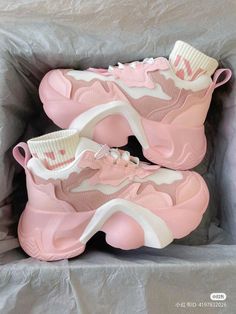 Retro Hong Kong, Hong Kong Fashion, Comfortable High Heels, Plateau Sneaker, Women Platform Sneakers, Dr Shoes, Pretty Shoes Sneakers, Cute Shoes Heels, Kawaii Shoes