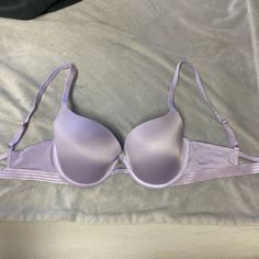 Savage X Fenty Bra Size 32d, Lavender Color W Gold Accents, Worn Once & Washed Twice <3 Lavender Push-up Bra, Elegant Purple Push-up Bra, Purple Push-up Bra With Padded Cups, Girl Shopping, Green Bras, Lace Halter Bralette, 32d Bra, Halter Bralette, Black Lace Bralette