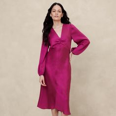 Berry/Fuchsia Banana Republic Factory Dress Size 4. New With Tags, Never Worn. Nwt Capsule Wardrobe Outfits, Essential Dress, Banana Republic Factory, Women's Dresses, Capsule Wardrobe, Perfect Dress, Jumpsuit Dress, Banana Republic, Designer Dresses