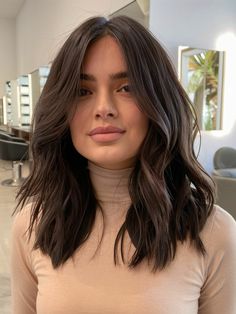 Below Shoulder Haircut Layers, Brunette Haircut Round Face, Round Big Face Haircuts, Long Layers With Curtain Bangs Medium, Lob Layered Haircut Round Faces, Medium Length Lob Haircut Fine Hair, Old Money Medium Haircut, Layer Haircut For Round Face, Haircut Ideas Medium Length Wavy