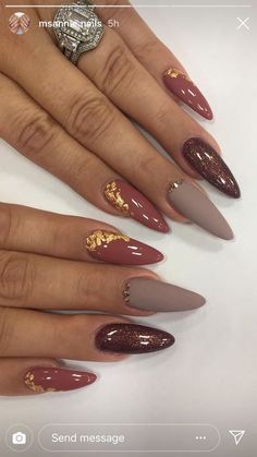 Burgundy Short Nails With Design, Cute November Nails Almond, November Nail Ideas Almond, November Gel Nails, Nude Fall Nail Designs, Fall Almond Nails Designs, Cranberry Nails Fall, Fall Nail Designs Almond, November Nails Almond