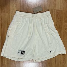 Nike Dri-Fit Swoosh Fly Crossover Women Size Medium Basketball Shorts Dx3948-113 Nwt Shorts Nike, Nike White, Basketball Shorts, Shorts Athletic, Nike Shorts, White Nikes, Athletic Shorts, White Cream, Nike Dri Fit