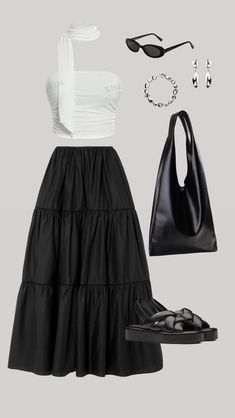 Outfit Color Combinations, Black Skirt Outfit, Street Style Outfits Casual, Black Skirt Outfits, Coquette Outfit, Clothing Photography, Modest Fashion Outfits, Skirt Outfit, Casual Style Outfits