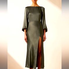 Olive Dress Backless Olive Dresses, Silk Dresses Outfit, Shona Joy Dress, Open Back Midi Dress, Backless Midi Dress, Bridesmaid Dresses With Sleeves, Olive Dress, Diy Vetement, Elegant Midi Dresses