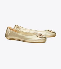 Minnie Travel Ballet: Women's Designer Flats | Tory Burch Tory Burch Mini Travel Ballet Flat, Designer Flats, New Fragrances, Footwear Design Women, Sandals For Sale, Wallet Accessories, Handbag Shoes, New Handbags, Paris Fashion