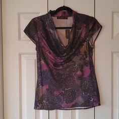 Purple Floral Print Blouse With Black And Green Accent Colors. Purple Short Sleeve Top For Party, Fitted Purple Floral Print Top, Purple Short Sleeve Blouse For Party, Purple V-neck Blouse For Night Out, Fitted Purple Floral Print Blouse, Casual Purple Top For Night Out, Elegant Purple Short Sleeve Tops, Dark Brown Blouse, Mint Blouse