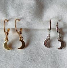 Moon earrings and earrings with hypoallergenic stainless steel crossbow closure 🌙. 2 different models available. Measurements: 1 cm high x 0.3 cm wide. Dainty Moon Charm Earrings, Dainty Metal Nickel-free Huggie Earrings, Dainty Moon-shaped Hypoallergenic Earrings, Dainty Hypoallergenic Moon-shaped Earrings, Dainty Moon Shaped Hypoallergenic Earrings, Dainty Hypoallergenic Moon Earrings, Minimalist Moon-shaped Metal Earrings, Trendy Tiny Adjustable Earrings, Minimalist Hypoallergenic Crescent Earrings