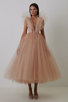 Dress Mood Board, Gold Clothes, Rose Gold Clothes, Tulle Gowns, Dress Organza, Dresses For Everyday, Wedding Dress Organza, Tulle Mini Dress, Tulle Dresses