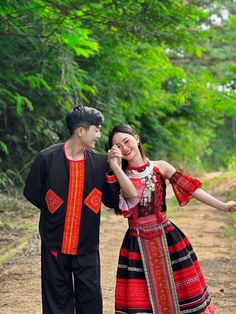 "Embrace the beauty of Hmong culture and commemorate your love with our Embroidered Hmong Couple Set. It serves as a remarkable testament to the art of embroidery, a reflection of your exceptional bond, and a cherished memento for years to come. Not only does this set embody the craftsmanship of the Hmong people, but it also symbolizes love and unity. It is an ideal choice for couples who value cultural heritage and seek to express their connection in a distinctive and meaningful manner. Wear it Hmong Couple Photoshoot, Hmong Photoshoot, Hmong Dress, Hmong Outfit, Hmong Wedding, Hmong Culture, Hmong Fashion, Hmong Clothes, Dress Traditional