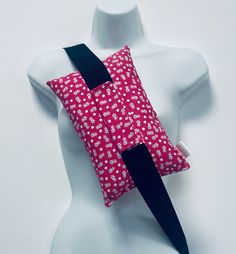 Welcome to my shop.  Extra large seatbelt pillow. Made using Rose & Hubble 100% cotton fabric. This is a beautiful pattern of white & baby blue flowers on a cerise pink background.  This is a great multipurpose pillow and can be used for a variety of conditions, i.e breast / chest surgery, hysterectomy, back problems, etc. Perfect for use as a surgery recovery seat belt pillow as it covers such a large area. Stops the seatbelt pressing down at the site of surgery and makes car journeys more bear Chest Surgery, Seatbelt Pillow, Mastectomy Pillow, Seat Belt Pillow, Interfacing Sewing, Surgery Recovery, Cerise Pink, Car Cushion, Back Pillow