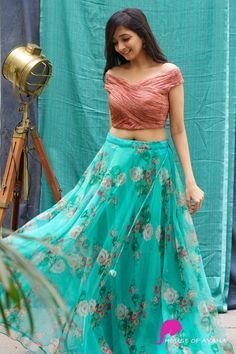 Anarkali Models, Lehenga Plain, Lengha Blouse Designs, Gown Dress Party Wear, Mehndi Outfits, Indian Outfits Lehenga, Lehnga Dress, Lehenga Blouse Designs, Long Skirt Outfits