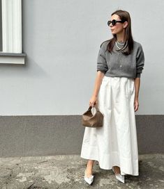 Midi Skirt Outfit Winter, Skirt Outfit Winter, Midi Skirt Outfit, White Midi Skirt, Desert Fashion, White Maxi Skirts, Cotton Midi Skirt, Chic Skirts