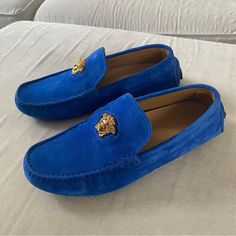 Versace Blue Suede 'La Medusa' Loafers Size 40 = Men’s 7 Iconic Pair Of Versace Suede Loafers. Size 40 Which Is A Men’s 7 Or A Woman’s 10. Worn Once. Excellent Condition. So Cool For Making A Bold Statement. Classic Blue Slip-on Boat Shoes, Blue Round Toe Moccasins For Galas, Luxury Blue Loafers For Business, Luxury Blue Business Loafers, Blue Loafers With Rubber Sole For Galas, Blue Luxury Slip-on Dress Shoes, Luxury Blue Slip-on Dress Shoes, Designer Blue Loafers For Business, Luxury Blue Business Moccasins