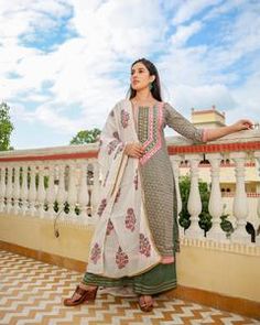 Peach Floral Handblock Cotton Suit – Aachho Gotapatti Suit, Knee Length Kurti, Gotapatti Work, Desi Wear, Suit Design, Work Suits, Dresses Indian, Night Suit