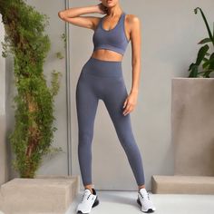 The Anna-Kaci Women's Seamless High-Waisted Leggings and Sports Bra Set is the ultimate combination of style, comfort, and performance for your workout wardrobe. Made from high-quality, stretchy fabric, this activewear set features seamless construction for a smooth, chafe-free fit. The high-waisted leggings provide excellent support and a flattering silhouette, while the matching sports bra offers maximum comfort and support with its sleek, form-fitting design. Perfect for yoga, gym sessions, o Fitness Wardrobe, Fitness Routines, Sports Bra Set, Joggers Outfit, Workout Wardrobe, Linen Mini Dress, Yoga Activewear, Sleek Style, Activewear Sets